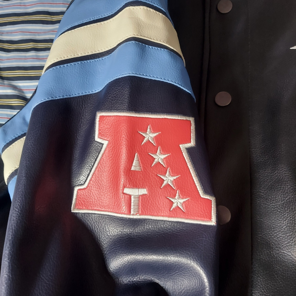 Tennessee Titans NFL Faux Leather Varsity Bomber Jacket Size Medium - Picture 6 of 9